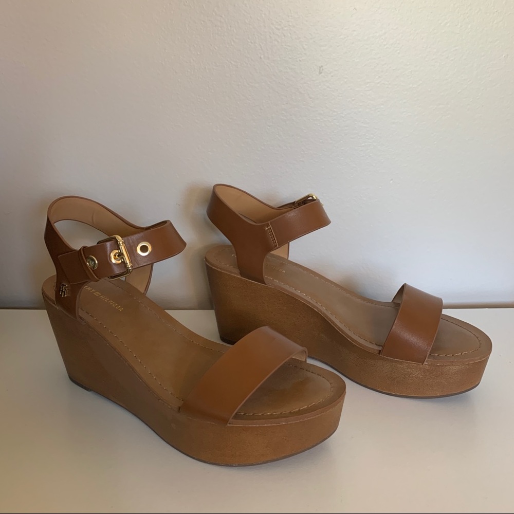 TH Witt wedge sandal